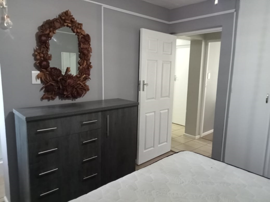 To Let 2 Bedroom Property for Rent in Heatherlands Western Cape